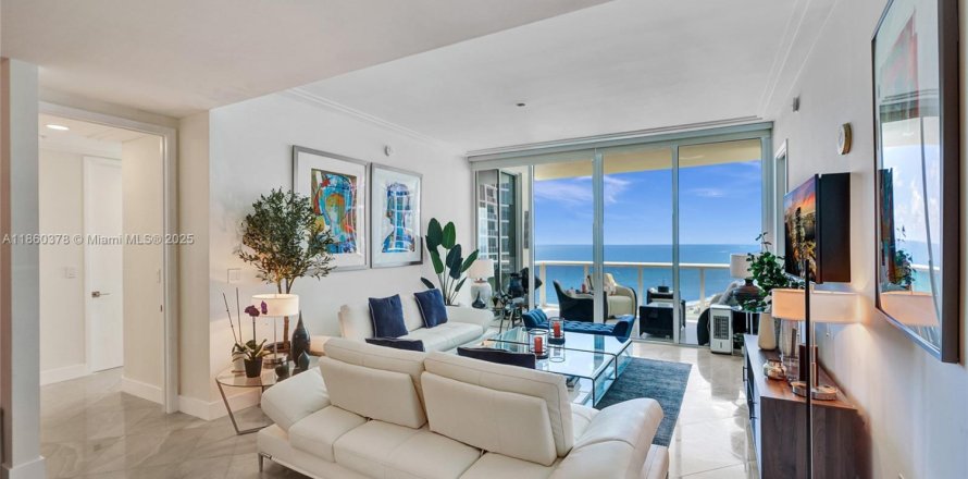 Condo à Sunny Isles Beach, Floride, 2 chambres № 1887707