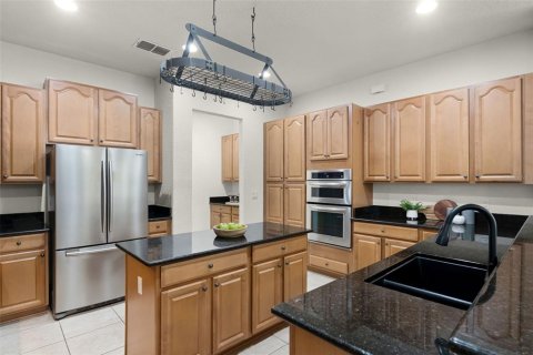 House in Winter Garden, Florida 5 bedrooms, 343.92 sq.m. № 1803268 - photo 8