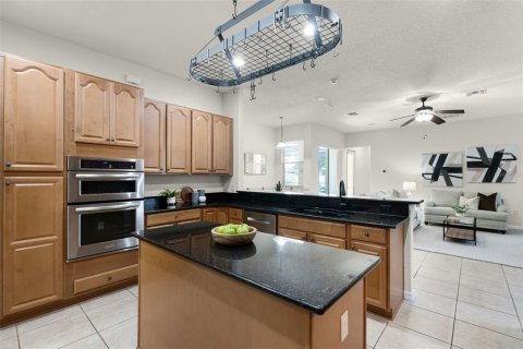 House in Winter Garden, Florida 5 bedrooms, 343.92 sq.m. № 1803268 - photo 10