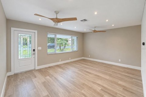 Villa ou maison à vendre à Fort Myers, Floride: 2 chambres, 131.92 m2 № 2394168 - photo 24
