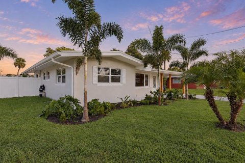 Villa ou maison à vendre à Fort Myers, Floride: 2 chambres, 131.92 m2 № 2394168 - photo 3