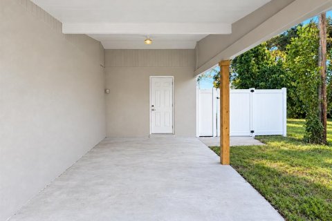 Villa ou maison à vendre à Fort Myers, Floride: 2 chambres, 131.92 m2 № 2394168 - photo 17