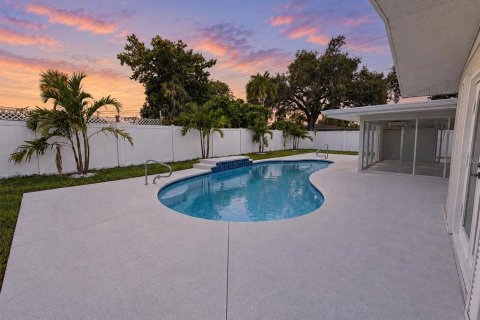Villa ou maison à vendre à Fort Myers, Floride: 2 chambres, 131.92 m2 № 2394168 - photo 11