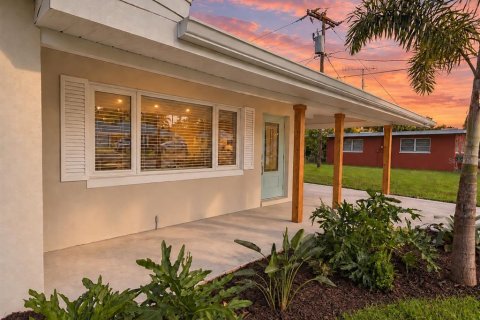 Villa ou maison à vendre à Fort Myers, Floride: 2 chambres, 131.92 m2 № 2394168 - photo 4