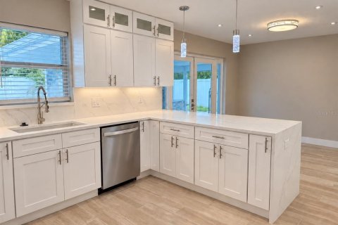 Villa ou maison à vendre à Fort Myers, Floride: 2 chambres, 131.92 m2 № 2394168 - photo 29