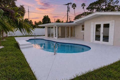Villa ou maison à vendre à Fort Myers, Floride: 2 chambres, 131.92 m2 № 2394168 - photo 9