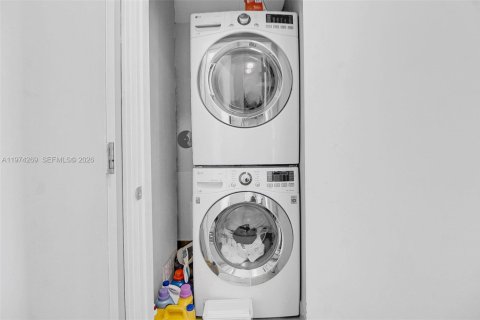 Купить кондоминиум в Майами, Флорида 2 спальни, 85.1м2, № 2036589 - фото 29