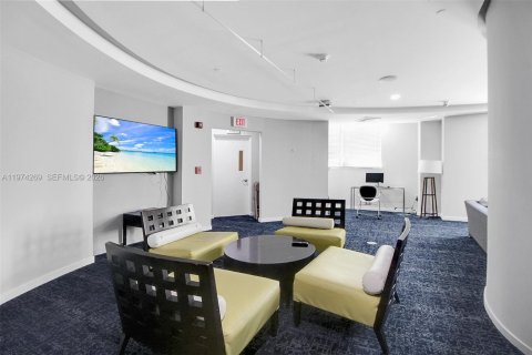 Купить кондоминиум в Майами, Флорида 2 спальни, 85.1м2, № 2036589 - фото 24