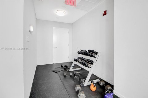 Купить кондоминиум в Майами, Флорида 2 спальни, 85.1м2, № 2036589 - фото 18