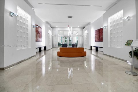 Купить кондоминиум в Майами, Флорида 2 спальни, 85.1м2, № 2036589 - фото 20