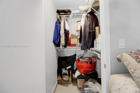 Купить кондоминиум в Майами, Флорида 2 спальни, 85.1м2, № 2036589 - фото 11