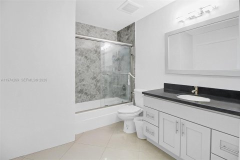 Купить кондоминиум в Майами, Флорида 2 спальни, 85.1м2, № 2036589 - фото 7