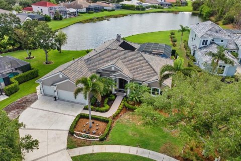 House in Lakewood Ranch, Florida 4 bedrooms, 267 sq.m. № 1772183 - photo 3