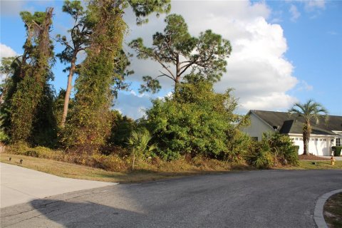 Terreno en venta en Port Charlotte, Florida № 2108312 - foto 3