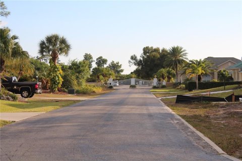 Terreno en venta en Port Charlotte, Florida № 2108312 - foto 7