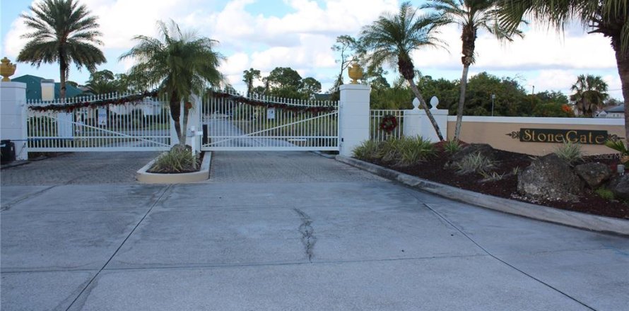 Terreno en Port Charlotte, Florida № 2108312