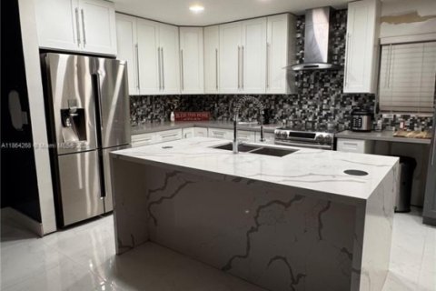 Villa ou maison à vendre à Hollywood, Floride: 3 chambres, 151.9 m2 № 1891212 - photo 6