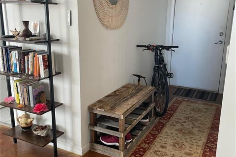 Copropriété à vendre à Miami, Floride: 2 chambres, 96.25 m2 № 2059772 - photo 15