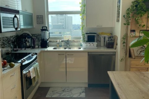 Copropriété à vendre à Miami, Floride: 2 chambres, 96.25 m2 № 2059772 - photo 18