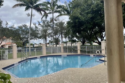 Adosado en alquiler en Tamarac, Florida, 2 dormitorios, 112.78 m2 № 2030491 - foto 4