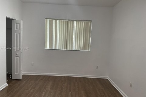 Adosado en alquiler en Tamarac, Florida, 2 dormitorios, 112.78 m2 № 2030491 - foto 15