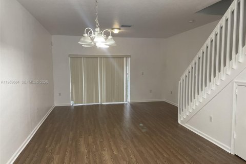 Adosado en alquiler en Tamarac, Florida, 2 dormitorios, 112.78 m2 № 2030491 - foto 10