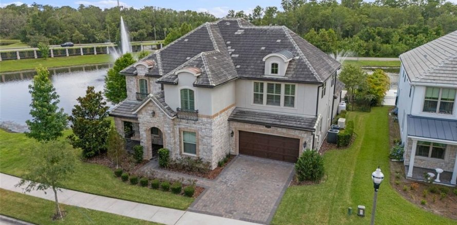 House in Orlando, Florida 5 bedrooms, 458.29 sq.m. № 1780631