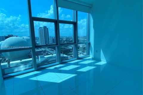 Condo in Miami, Florida, 3 bedrooms  № 1729456 - photo 29