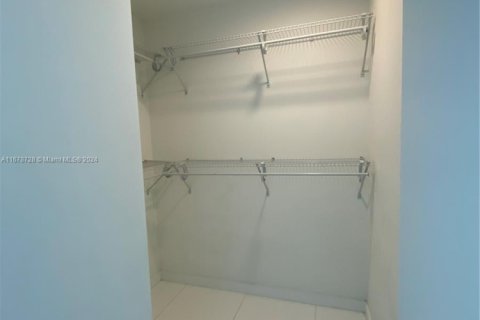Condo in Miami, Florida, 3 bedrooms  № 1729456 - photo 28