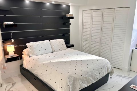 Copropriété à louer à Miami Beach, Floride: 2 chambres, 105.82 m2 № 2079922 - photo 6