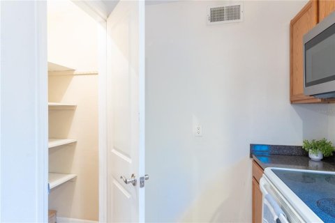 Купить кондоминиум в Гейнсвилл, Флорида 6 комнат, 83.61м2, № 2142687 - фото 7