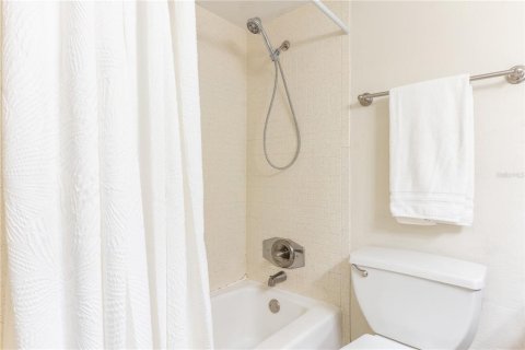 Купить кондоминиум в Гейнсвилл, Флорида 6 комнат, 83.61м2, № 2142687 - фото 15