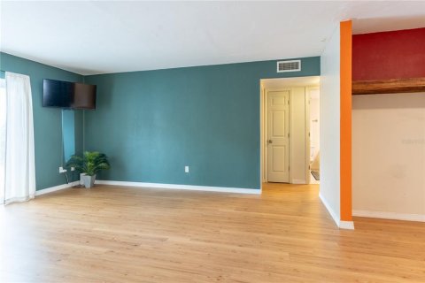 Купить кондоминиум в Гейнсвилл, Флорида 6 комнат, 83.61м2, № 2142687 - фото 3