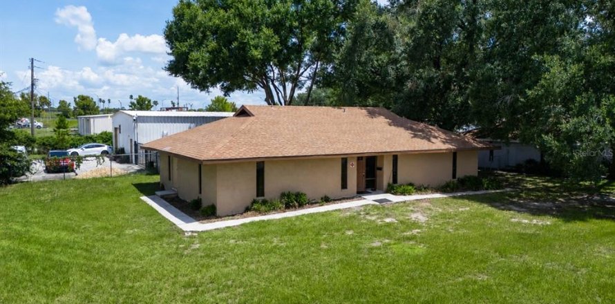 Propiedad comercial en Lakeland, Florida 163.51 m2 № 2349754