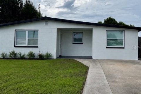 Immobilier commercial à vendre à Tampa, Floride: 5 chambres, 159.51 m2 № 2287299 - photo 2