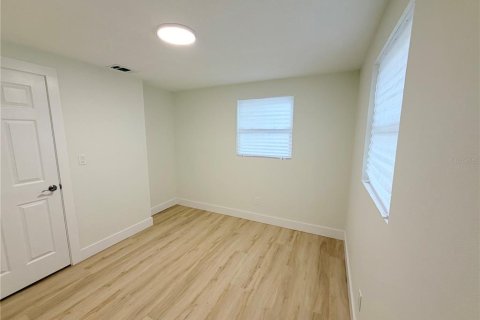 Immobilier commercial à vendre à Tampa, Floride: 5 chambres, 159.51 m2 № 2287299 - photo 26