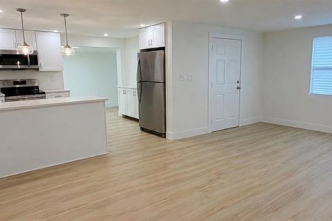Immobilier commercial à vendre à Tampa, Floride: 5 chambres, 159.51 m2 № 2287299 - photo 8