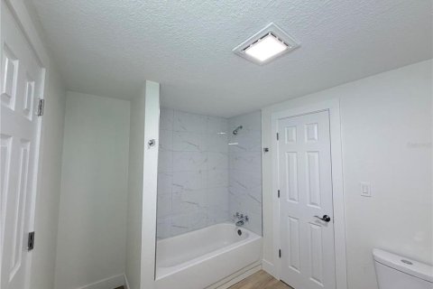 Immobilier commercial à vendre à Tampa, Floride: 5 chambres, 159.51 m2 № 2287299 - photo 30