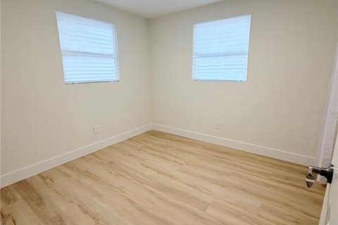 Immobilier commercial à vendre à Tampa, Floride: 5 chambres, 159.51 m2 № 2287299 - photo 25