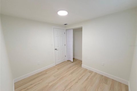 Immobilier commercial à vendre à Tampa, Floride: 5 chambres, 159.51 m2 № 2287299 - photo 28