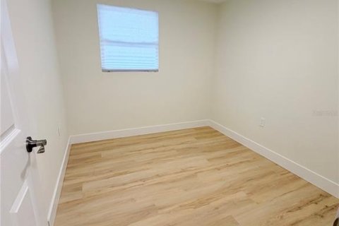 Immobilier commercial à vendre à Tampa, Floride: 5 chambres, 159.51 m2 № 2287299 - photo 27