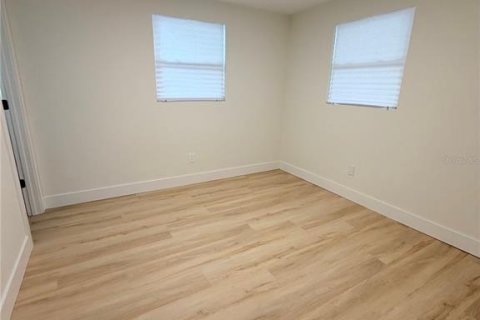 Immobilier commercial à vendre à Tampa, Floride: 5 chambres, 159.51 m2 № 2287299 - photo 23