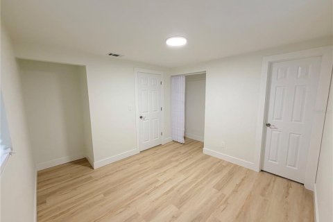 Immobilier commercial à vendre à Tampa, Floride: 5 chambres, 159.51 m2 № 2287299 - photo 24