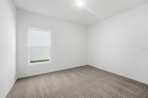 House in Howey-in-the-Hills, Florida 4 bedrooms, 176.51 sq.m. № 2119566 - photo 12