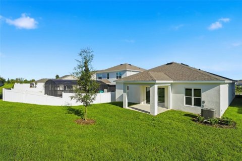 House in Howey-in-the-Hills, Florida 4 bedrooms, 176.51 sq.m. № 2119566 - photo 15