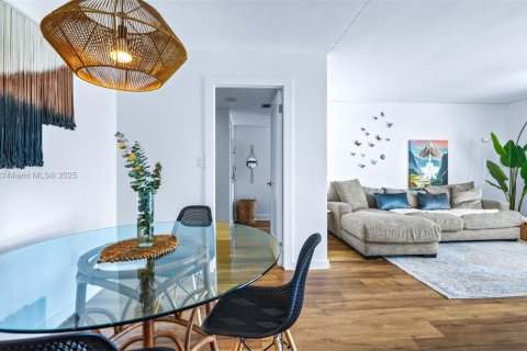 Copropriété à vendre à Aventura, Floride: 2 chambres, 99.68 m2 № 1743954 - photo 6
