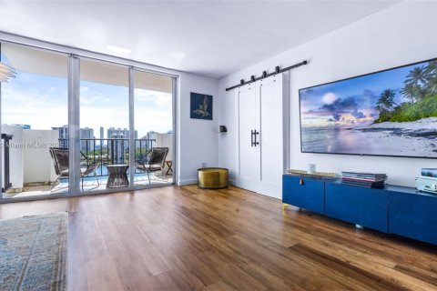 Copropriété à vendre à Aventura, Floride: 2 chambres, 99.68 m2 № 1743954 - photo 2