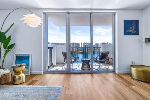 Copropriété à vendre à Aventura, Floride: 2 chambres, 99.68 m2 № 1743954 - photo 1