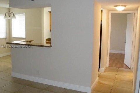 Снять в аренду квартиру в Тамарак, Флорида 1 спальня, 64.57м2, № 2065237 - фото 8