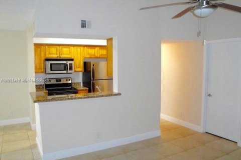 Снять в аренду квартиру в Тамарак, Флорида 1 спальня, 64.57м2, № 2065237 - фото 5